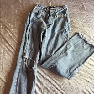 PrettyLittleThing Light Wash straight leg Denim